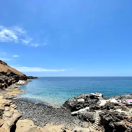Cozy Apartment With Wifi,Pool, Near The Beach In Tenerife Sur