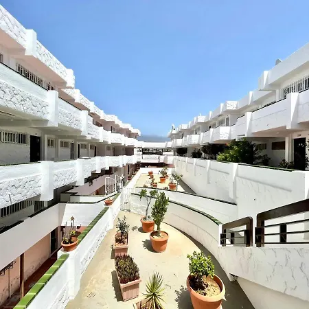 Cozy Apartment With Wifi,Pool, Near The Beach In Tenerife Sur Costa del Silencio