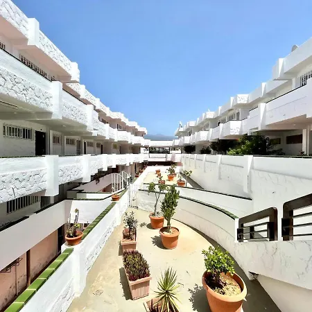 Cozy Apartment With Wifi,Pool, Near The Beach In Tenerife Sur Apartment *