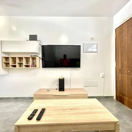 Cozy Apartment With Wifi,Pool, Near The Beach In Tenerife Sur Apartment