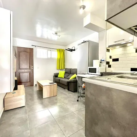 Cozy Apartment With Wifi,Pool, Near The Beach In Tenerife Sur Apartament *