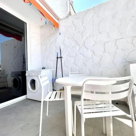 Cozy Apartment With Wifi,Pool, Near The Beach In Tenerife Sur Apartament