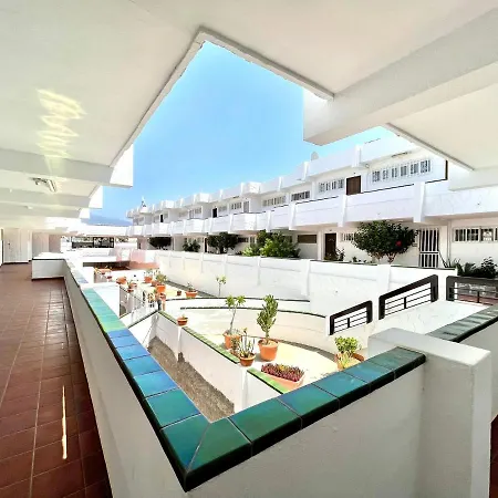 Cozy Apartment With Wifi,Pool, Near The Beach In Tenerife Sur Appartement *